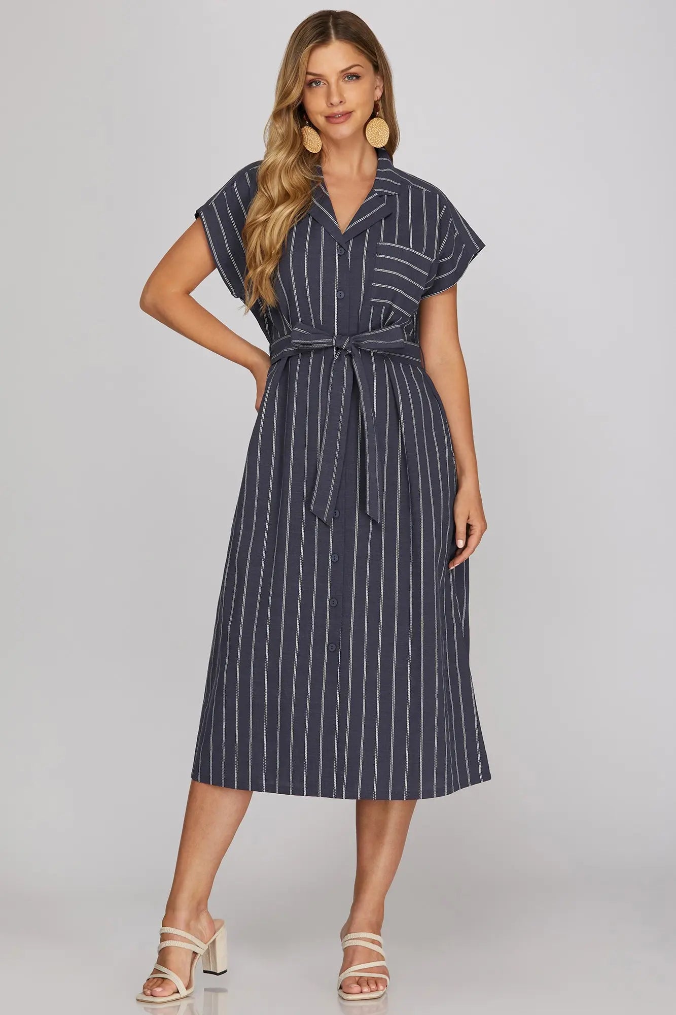 DROP SHORT SLEEVE WOVEN STRIPED BUTTON DOWN MIDI DRESS WITH WAIST TIE AND POCKETS