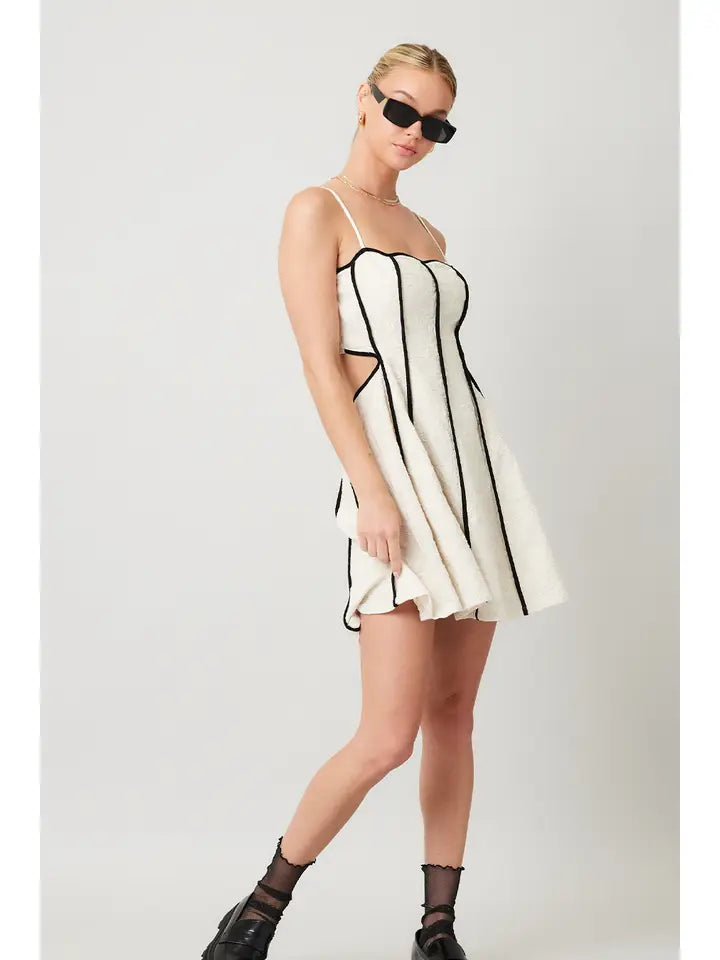 Embroidery Curve Mini Dress