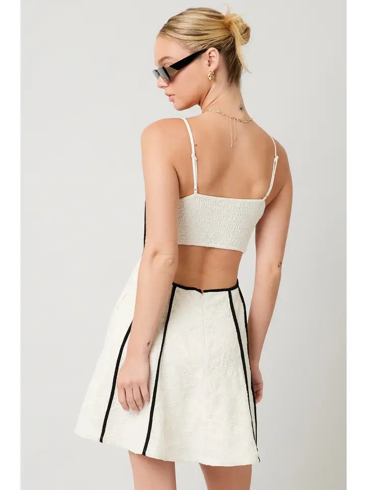 Embroidery Curve Mini Dress