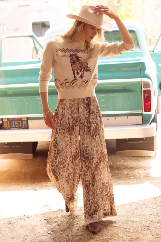 HORSE PATTERN SWEATER