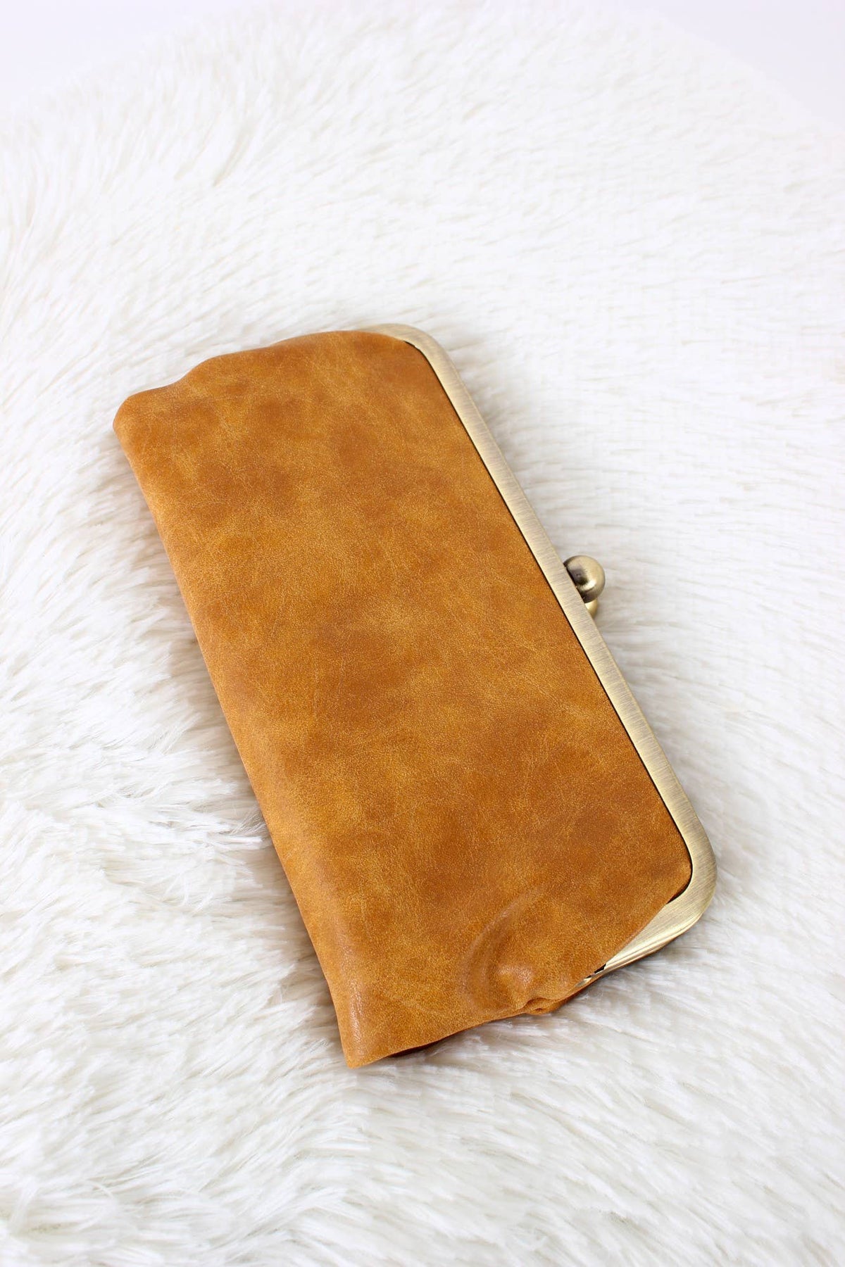 Karen Kiss Lock Clutch Bag