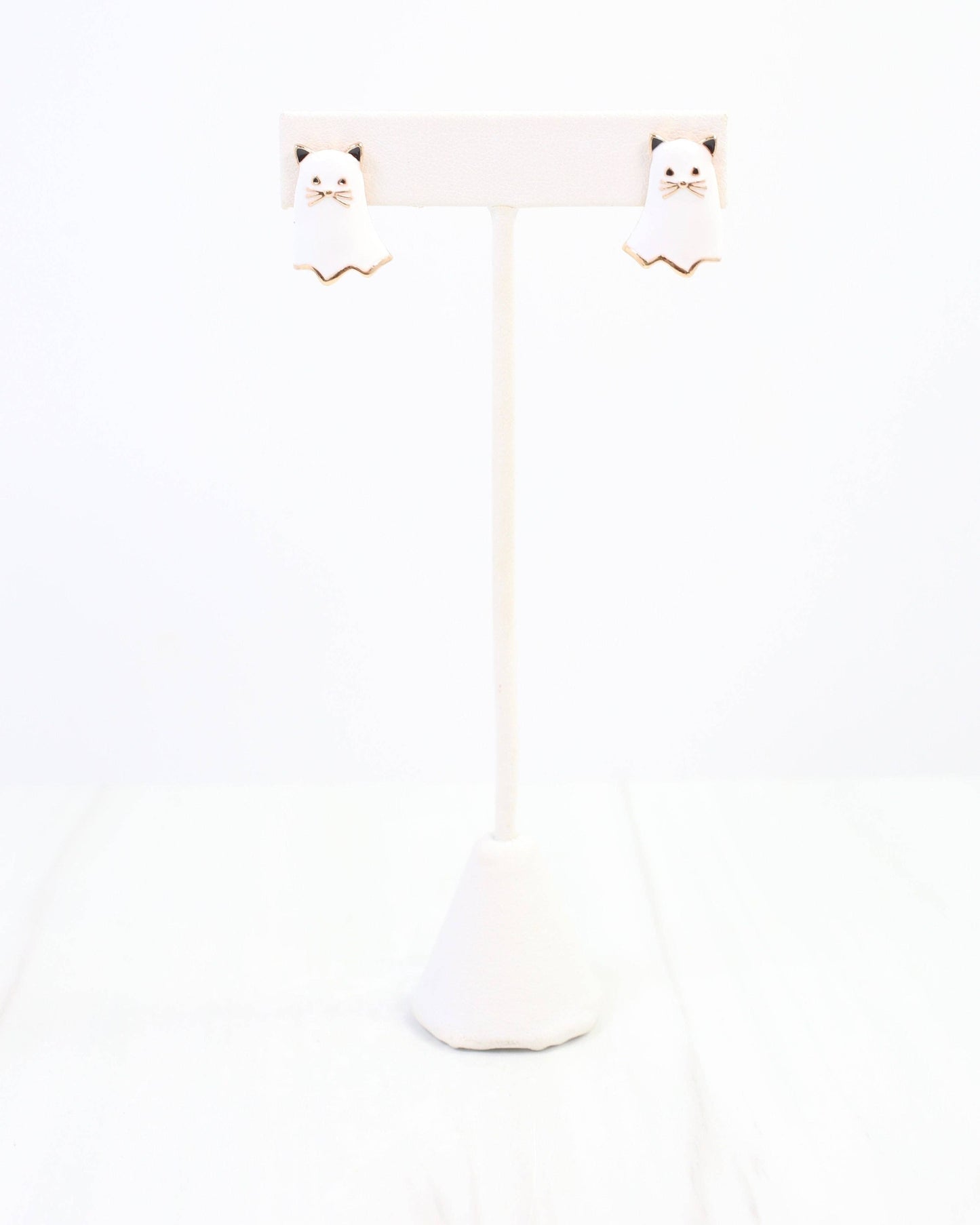 Ghouly Ghost Cat Stud White