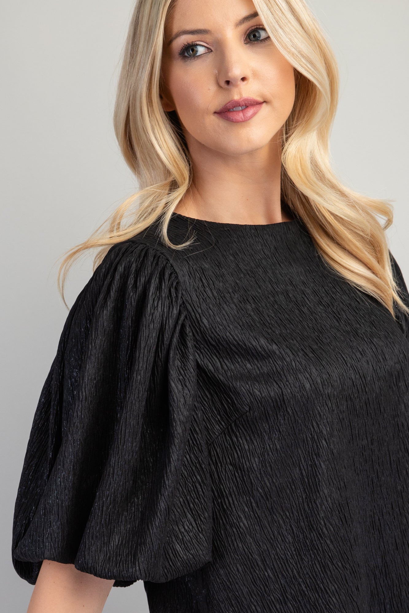 Round Neck Balloon Sleeved Blouse