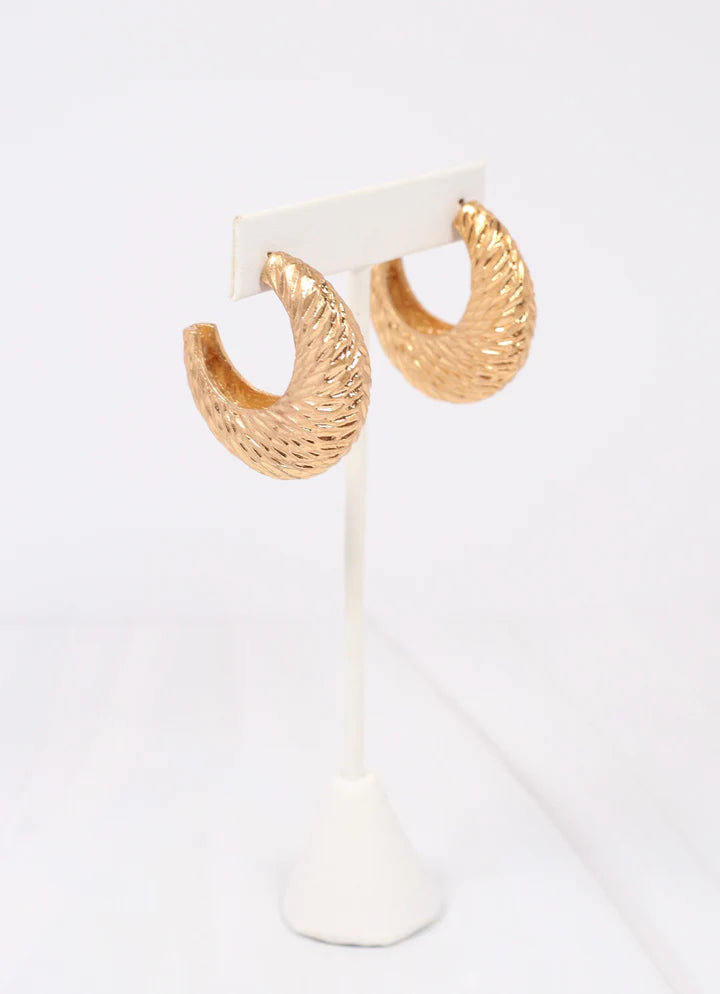 Eddie Textured Gold Earring