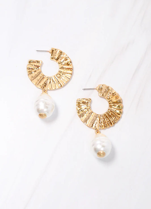 Kennedy Ribbed Hoop Pearl Gold Earring