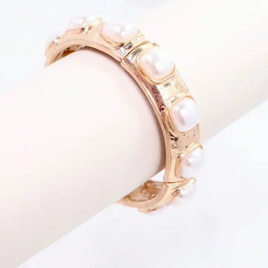 Allie Hammered Gold Stretch Pearl Bracelet